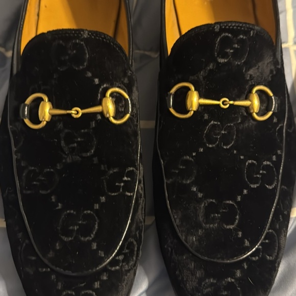 Size 11 men\'s velvet Gucci loafers main image 5